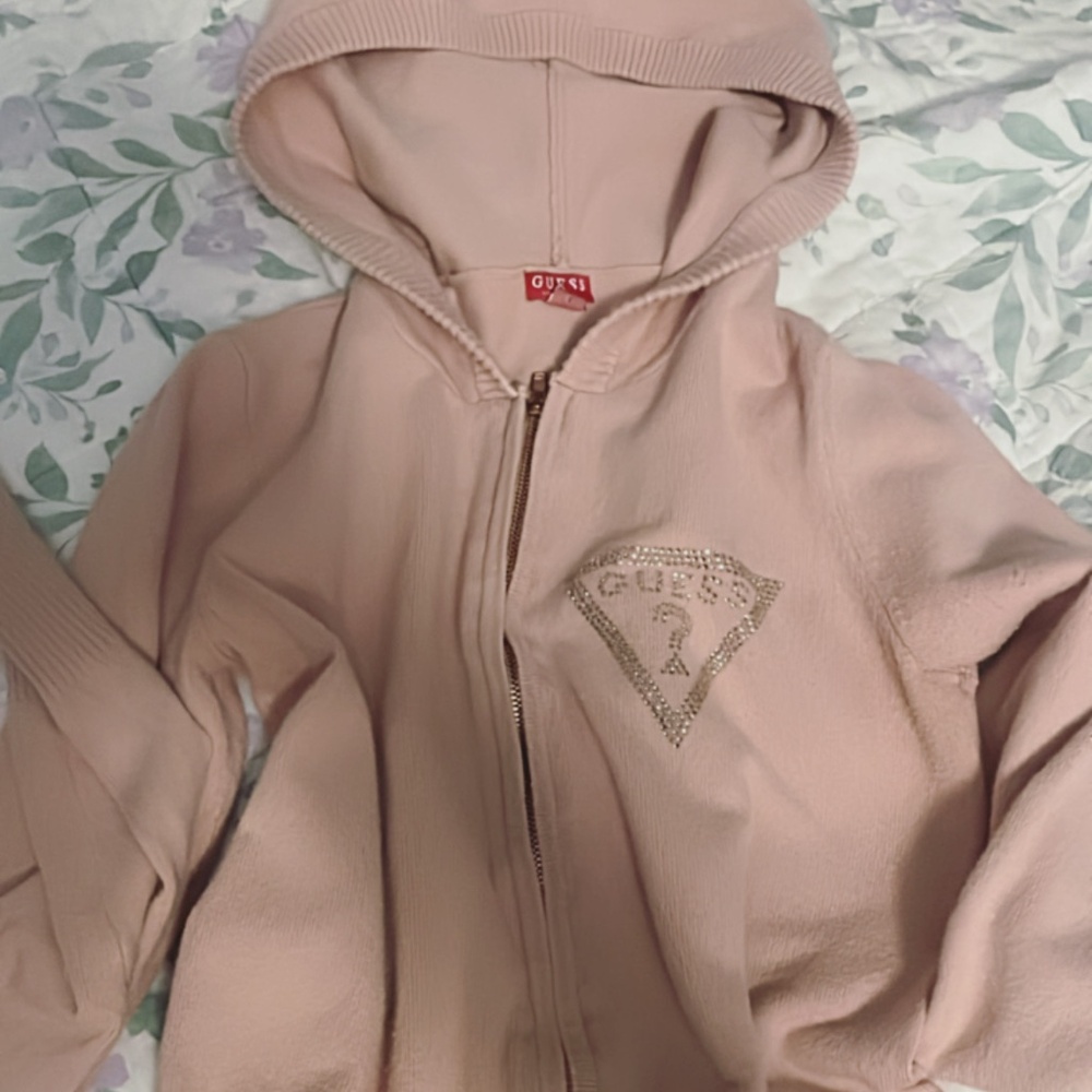 guess sweater baby pink, pink champagne colored gems
